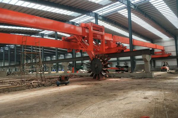 Wheel type compost turner